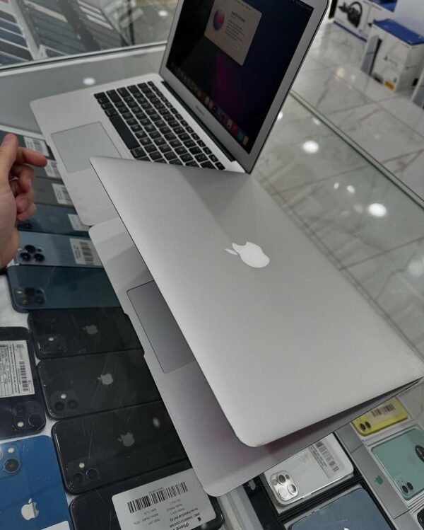 MacBook Air 2015 - Image 4