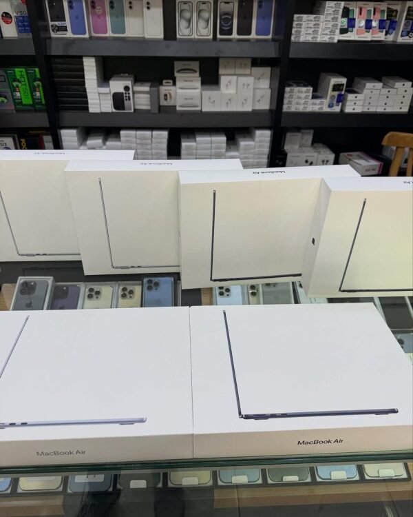 MacBook Air - Image 4