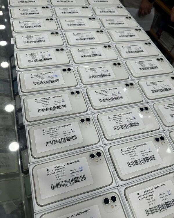 iPhone 11 - Image 2