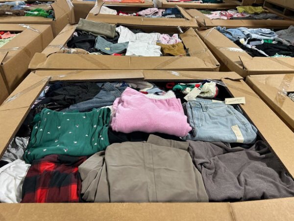 TGT CLOTHES - Image 2