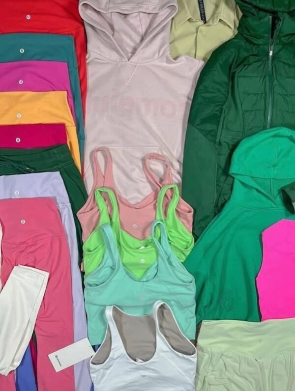 Lululemon clothes - Image 9