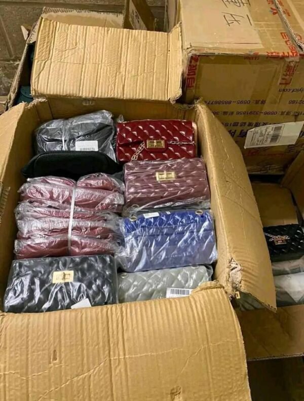 Ladies Hand Bags & Purse 250 Pieces Per Pallet