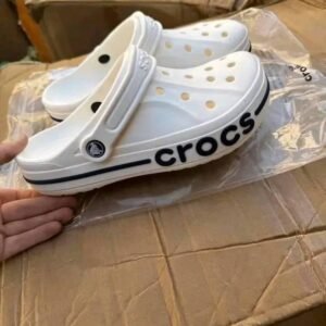 Crocs 300 pairs per pallet